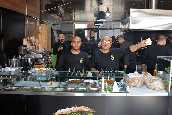 افتتاح مطعم *Sandoshino* في جلجولية بإدارة أبناء المرحوم ابو ايوب جابر